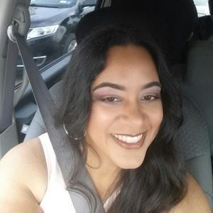 Meet your Posher, Yesenia